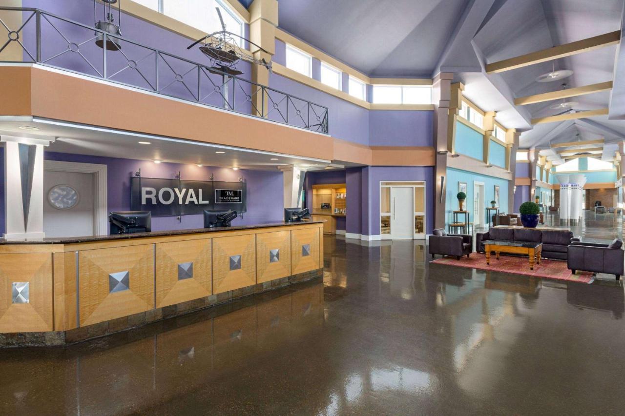 Royal Hotel Edmonton Airport Trademark Collection By Wyndham Leduc Dış mekan fotoğraf